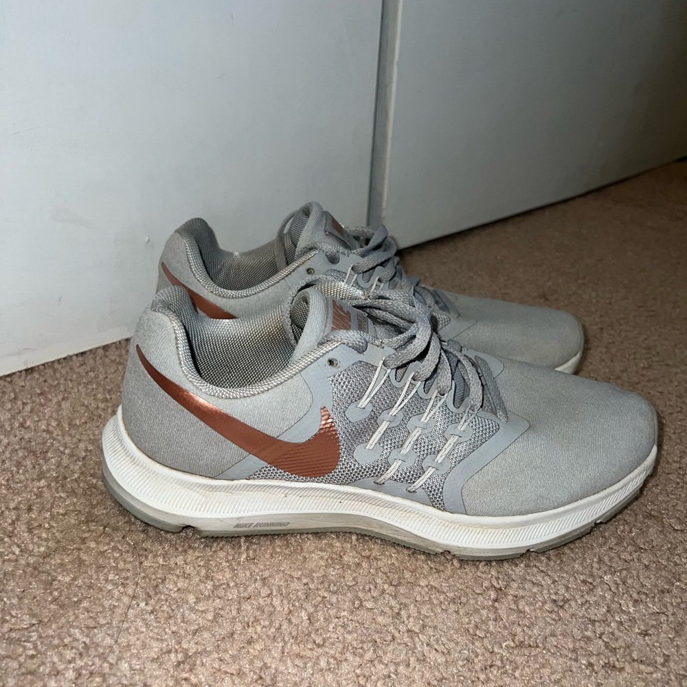 Woman’s nike shoes